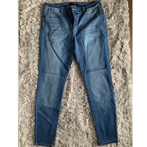 CHARLOTTE RUSSE SIGNATURE REFUGE JEANS